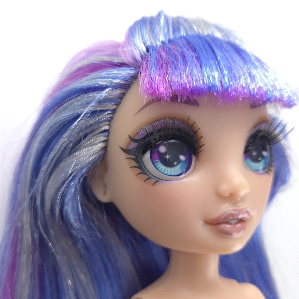Rainbow High Violet Willow Purple Fashion Doll - Picture 10 of 13